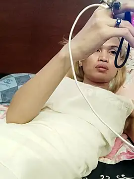 Snapshot of QueenSoreal chatting on 25, 6, 2026 QueenSoreal online show from 25, 6, 2026