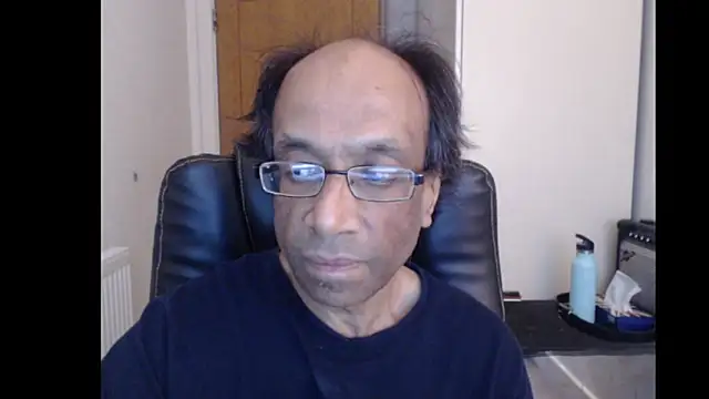Snapshot of rauncher1 chatting on 9, 6, 2026 rauncher1 online show from 9, 6, 2026