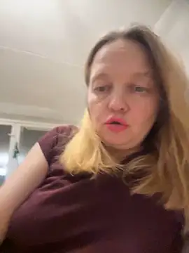 Snapshot of Susanel chatting on 3, 12, 2024 Susanel online show from 3, 12, 2024