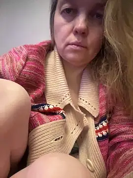 Snapshot of Susanel chatting on 21, 12, 2024 Susanel online show from 21, 12, 2024