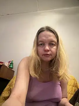 Snapshot of Susanel chatting on 22, 12, 2024 Susanel online show from 22, 12, 2024