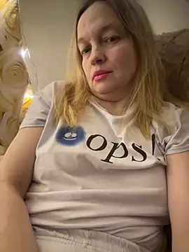 Snapshot of Susanel chatting on 9, 1, 2025 Susanel online show from 9, 1, 2025