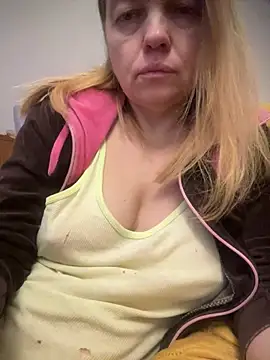 Snapshot of Susanel chatting on 10, 1, 2025 Susanel online show from 10, 1, 2025