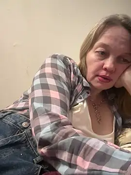 Snapshot of Susanel chatting on 14, 2, 2025 Susanel online show from 14, 2, 2025