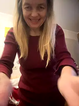 Snapshot of Susanel chatting on 23, 10, 2025 Susanel online show from 23, 10, 2025