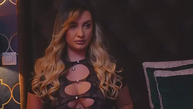 YaaraCollins online show from 11, 12, 2024