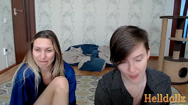 Snapshot of Helldollz chatting on 11, 12, 2024 Helldollz online show from 11, 12, 2024