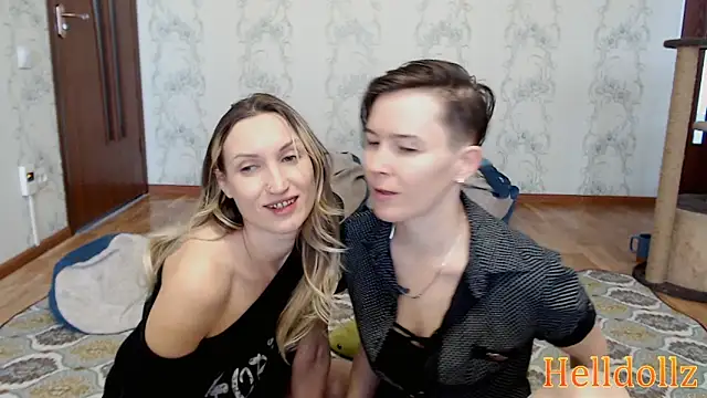 Snapshot of Helldollz chatting on 22, 12, 2024 Helldollz online show from 22, 12, 2024