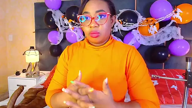 CaseyMoon online show from 27, 10, 2025