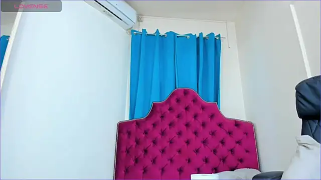 Snapshot of ninnadee chatting on 30, 5, 2026 ninnadee online show from 30, 5, 2026