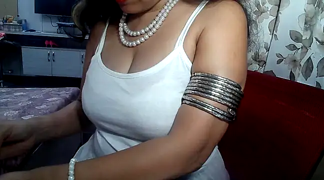 Snapshot of yourradhika chatting on 24, 2, 2025 yourradhika online show from 24, 2, 2025