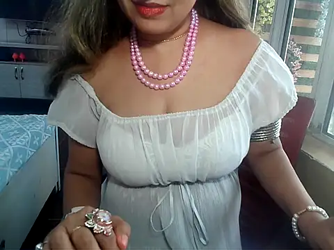 Snapshot of yourradhika chatting on 17, 3, 2025 yourradhika online show from 17, 3, 2025