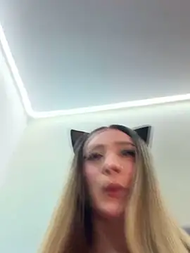 Snapshot of bunny_bicht chatting on 5, 3, 2026 bunny bicht online show from 5, 3, 2026