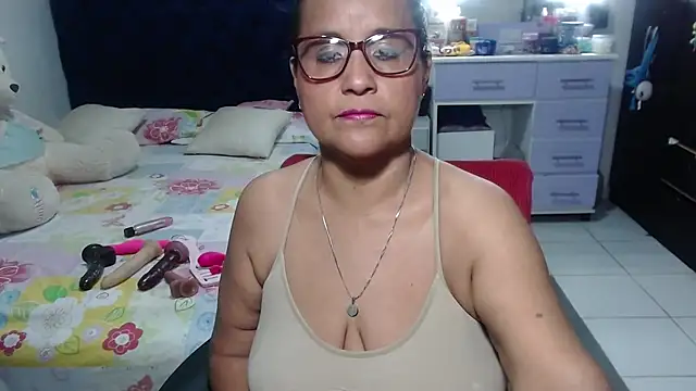 pervert mommy  online show from 17, 4, 2026