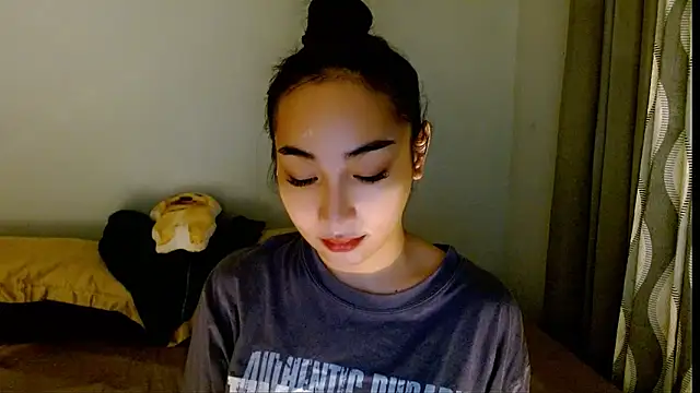 SweetLilly 18 online show from 29, 3, 2026