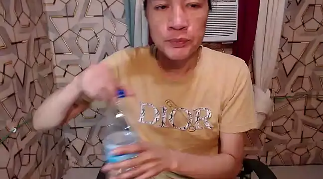 tshugecumxxx online show from 1, 1, 2025