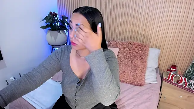 Snapshot of AMELIE_xx chatting on 2, 12, 2024 AMELIE xx online show from 2, 12, 2024