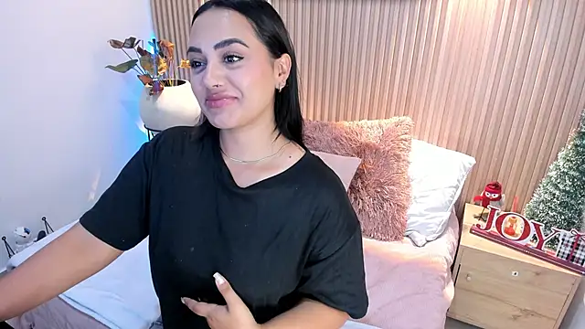 Snapshot of AMELIE_xx chatting on 7, 1, 2025 AMELIE xx online show from 7, 1, 2025