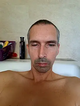 Snapshot of Geiler-boy313 chatting on 3, 10, 2025 Geiler-boy313 online show from 3, 10, 2025