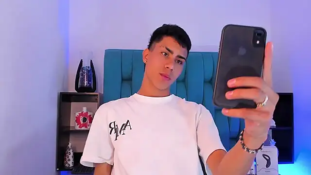 Snapshot of AlanNaughty chatting on 21, 12, 2024 AlanNaughty online show from 21, 12, 2024