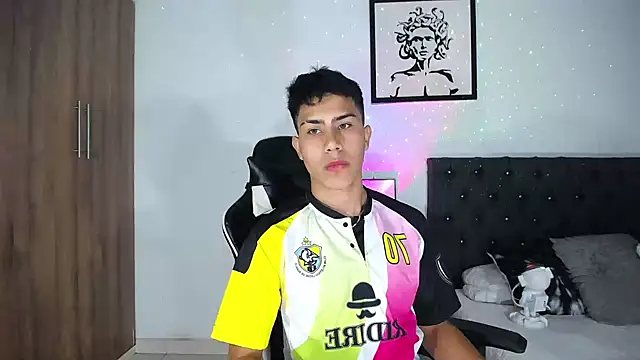 Snapshot of AlanNaughty chatting on 30, 10, 2025 AlanNaughty online show from 30, 10, 2025