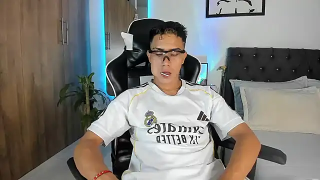 AlanNaughty online show from 17, 5, 2026