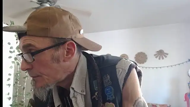 Snapshot of mycock2474u chatting on 21, 2, 2025 mycock2474u online show from 21, 2, 2025