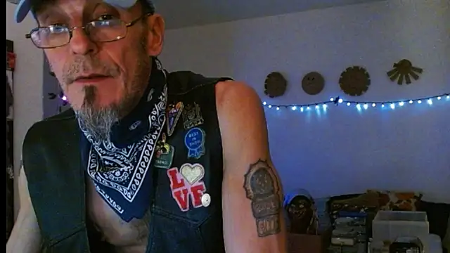 Snapshot of mycock2474u chatting on 1, 3, 2025 mycock2474u online show from 1, 3, 2025