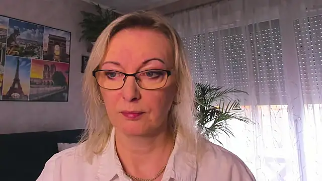 vanessa chat online show from 23, 3, 2026