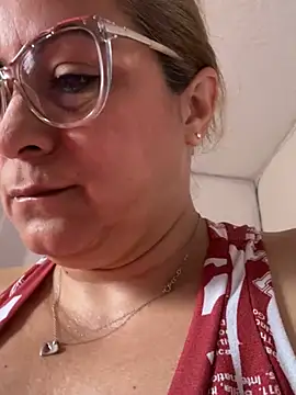 Snapshot of x_elena_x chatting on 22, 12, 2024 x elena x online show from 22, 12, 2024