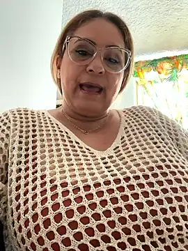 Snapshot of x_elena_x chatting on 25, 12, 2024 x elena x online show from 25, 12, 2024