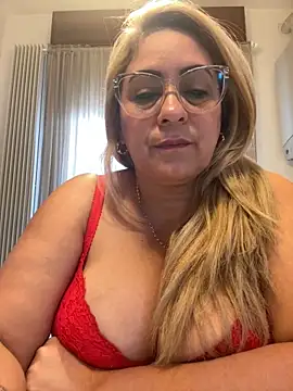 Snapshot of x_elena_x chatting on 13, 2, 2025 x elena x online show from 13, 2, 2025