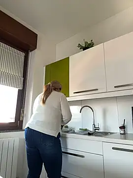 Snapshot of x_elena_x chatting on 6, 3, 2025 x elena x online show from 6, 3, 2025