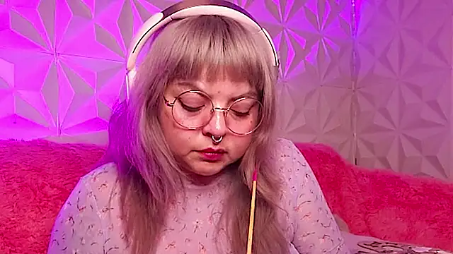 Satyn doll online show from 17, 11, 2025