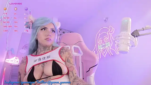 cute catlyn online show from 28, 10, 2025