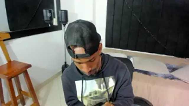 Snapshot of anhtony_wayans chatting on 24, 10, 2025 anhtony wayans online show from 24, 10, 2025