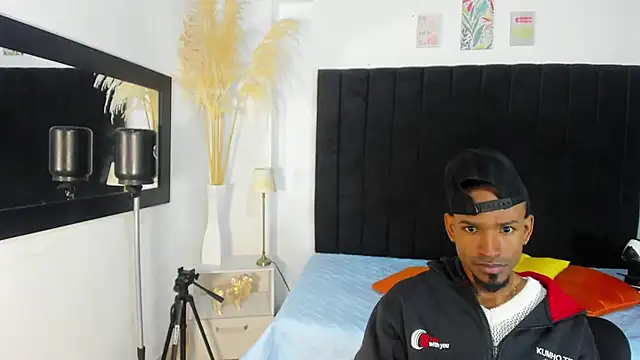 Snapshot of anhtony_wayans chatting on 5, 11, 2025 anhtony wayans online show from 5, 11, 2025