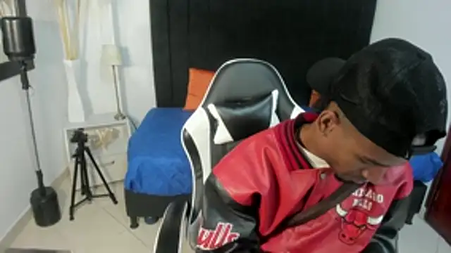 Snapshot of anhtony_wayans chatting on 17, 11, 2025 anhtony wayans online show from 17, 11, 2025