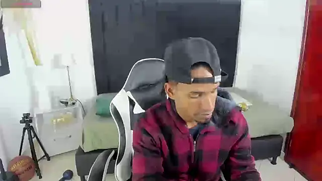 Snapshot of anhtony_wayans chatting on 3, 12, 2025 anhtony wayans online show from 3, 12, 2025