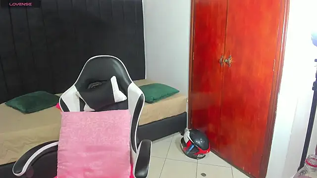 Snapshot of anhtony_wayans chatting on 6, 1, 2026 anhtony wayans online show from 6, 1, 2026