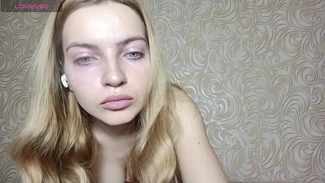 Snapshot of JuiliOnesunray chatting on 17, 1, 2025 JuiliOnesunray online show from 17, 1, 2025
