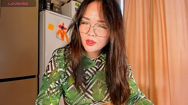 Snapshot of azure_moon2 chatting on 19, 6, 2026 azure moon2 online show from 19, 6, 2026
