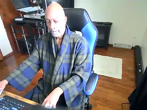 longdick4you8686 online show from 24, 1, 2025