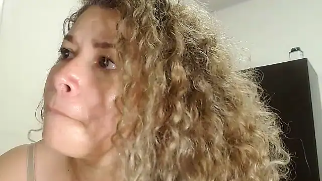 dalilasquirt1 online show from 13, 12, 2024