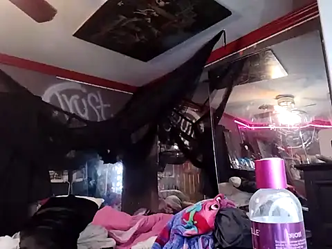 Snapshot of LiaNicolePink chatting on 31, 12, 2024 LiaNicolePink online show from 31, 12, 2024