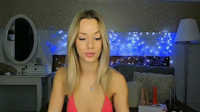 MiaBeeXX online show from 6, 10, 2025