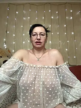 Snapshot of Amberhotqueen chatting on 2, 2, 2026 Amberhotqueen online show from 2, 2, 2026