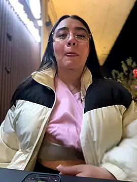 vaneelee online show from 12, 11, 2025