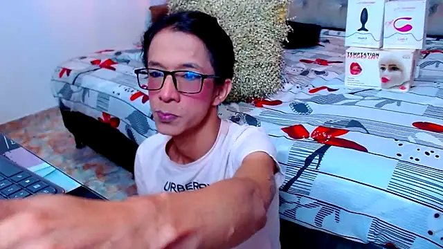 Snapshot of DaslyRoze chatting on 12, 3, 2025 DaslyRoze online show from 12, 3, 2025