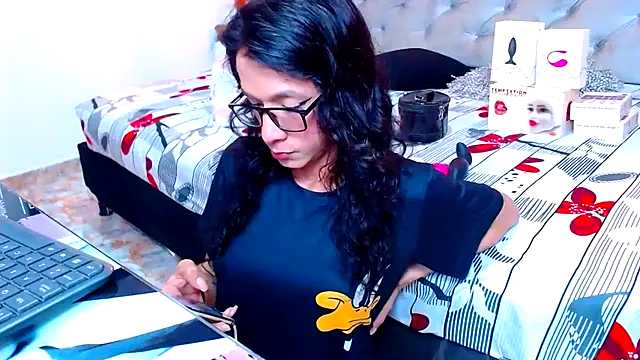 Snapshot of DaslyRoze chatting on 19, 3, 2025 DaslyRoze online show from 19, 3, 2025
